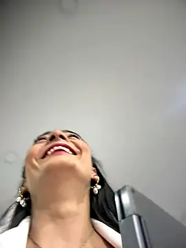 BELLA--26 online show from December 2025 01:49:02 PM