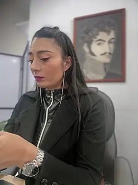 BELLA--26 online show from December 2025 01:52:02 PM