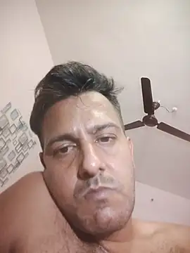 Snapshot of MAGNETICDADDY8 chatting on September 2025 10:48:01 PM MAGNETICDADDY8 online show from September 2025 10:48:01 PM
