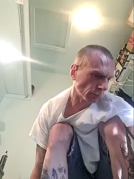 Snapshot of SoooV3ryKinky chatting on February 2025 05:37:01 PM SoooV3ryKinky online show from February 2025 05:37:01 PM