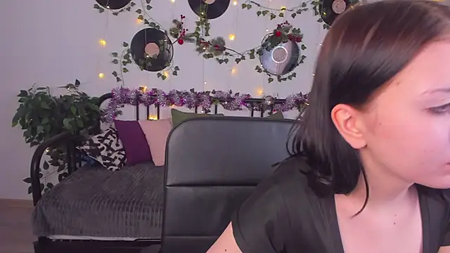 Snapshot of AmeliaVon chatting on January 2025 04:43:01 PM AmeliaVon online show from January 2025 04:43:01 PM