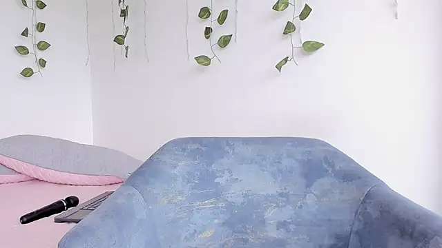 Laurensmith9 online show from July 2026 03:18:02 PM