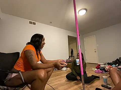 Snapshot of Yoshibaby2670 chatting on March 2025 03:32:02 AM Yoshibaby2670 online show from March 2025 03:32:02 AM