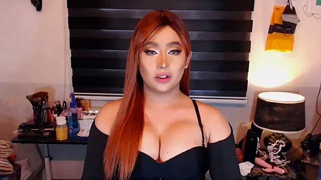 Snapshot of MistressJewel chatting on January 2025 01:42:02 AM MistressJewel online show from January 2025 01:42:02 AM