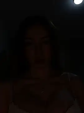 Maddy Jones online show from November 2025 01:00:02 AM