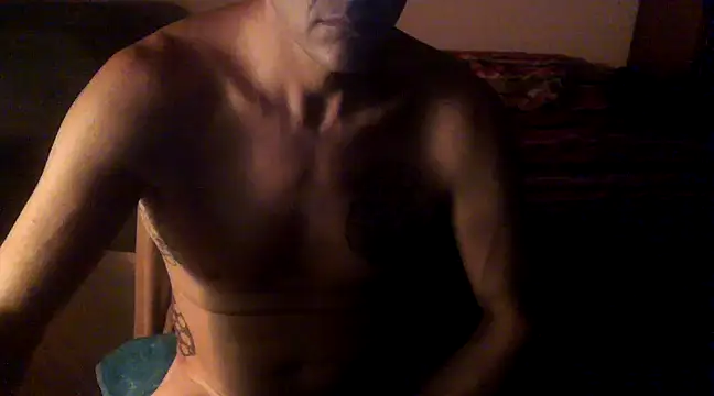 Snapshot of GoloZeusMax chatting on March 2025 03:47:01 AM GoloZeusMax online show from March 2025 03:47:01 AM