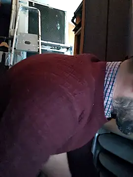 Snapshot of Patrickhound chatting on February 2026 03:37:02 PM Patrickhound online show from February 2026 03:37:02 PM