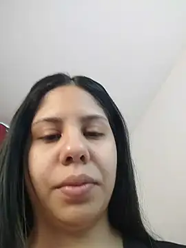 Snapshot of downsonMia chatting on April 2026 12:03:01 PM downsonMia online show from April 2026 12:03:01 PM