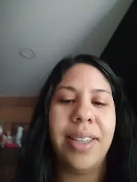 Snapshot of downsonMia chatting on May 2026 01:07:02 PM downsonMia online show from May 2026 01:07:02 PM