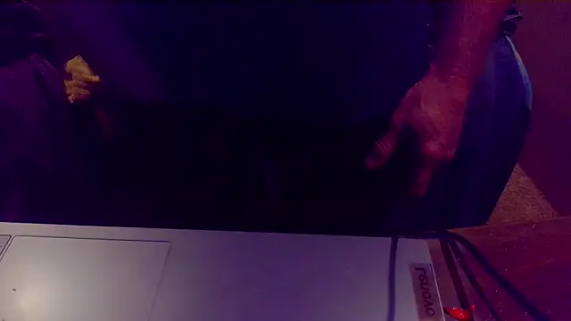 bluedragon0525 online show from October 2025 03:39:02 AM