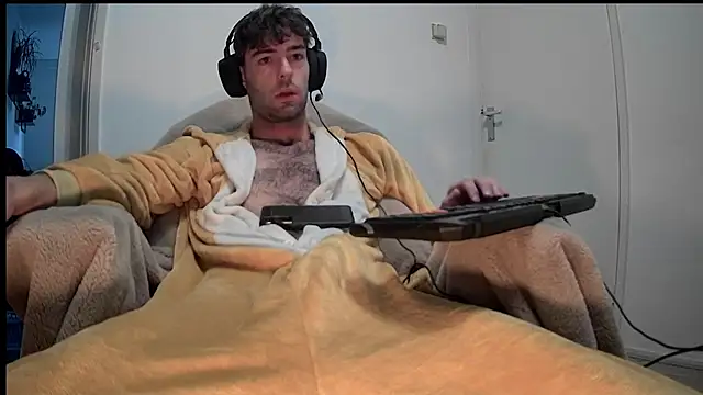 Snapshot of onesieboyx chatting on January 2025 09:13:02 AM onesieboyx online show from January 2025 09:13:02 AM