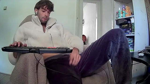 Snapshot of onesieboyx chatting on October 2025 11:17:01 AM onesieboyx online show from October 2025 11:17:01 AM