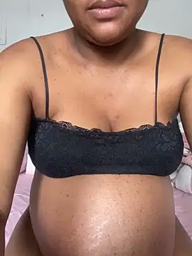 Mariaapimentinha online show from December 2025 11:49:02 AM