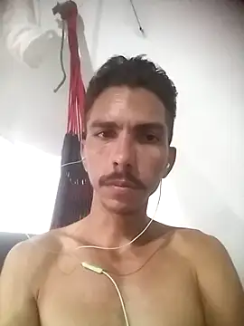 MagrinhoSaradoo online show from February 2025 01:32:01 AM