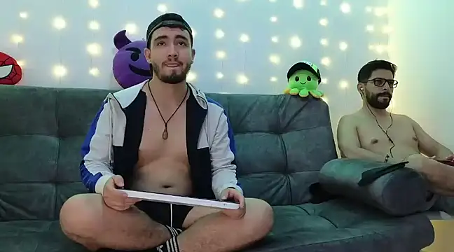 Snapshot of ErickBrant chatting on January 2025 01:45:02 AM ErickBrant online show from January 2025 01:45:02 AM