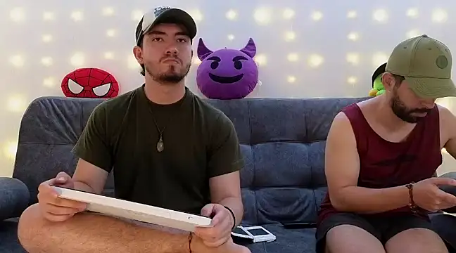 Snapshot of ErickBrant chatting on February 2025 10:01:01 PM ErickBrant online show from February 2025 10:01:01 PM