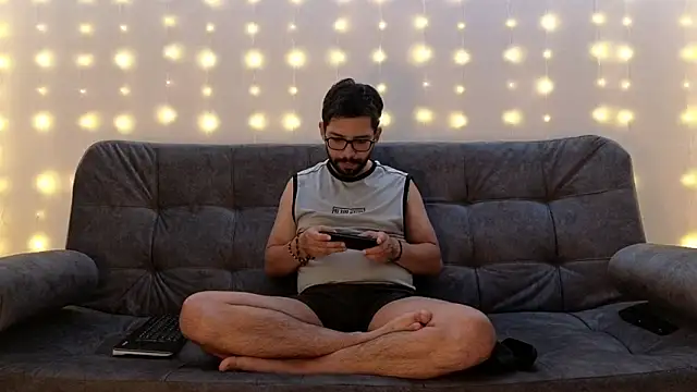 Snapshot of ErickBrant chatting on March 2025 11:06:01 PM ErickBrant online show from March 2025 11:06:01 PM