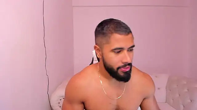 Santiago huntt online show from February 2025 11:55:02 AM