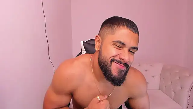 Santiago huntt online show from February 2025 12:37:01 PM