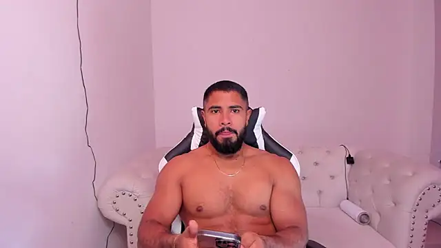 Santiago huntt online show from February 2025 12:33:01 PM