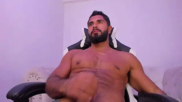 Santiago huntt online show from December 2025 02:17:01 AM