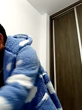 Snapshot of Mikeherz777 chatting on January 2025 05:02:01 PM Mikeherz777 online show from January 2025 05:02:01 PM