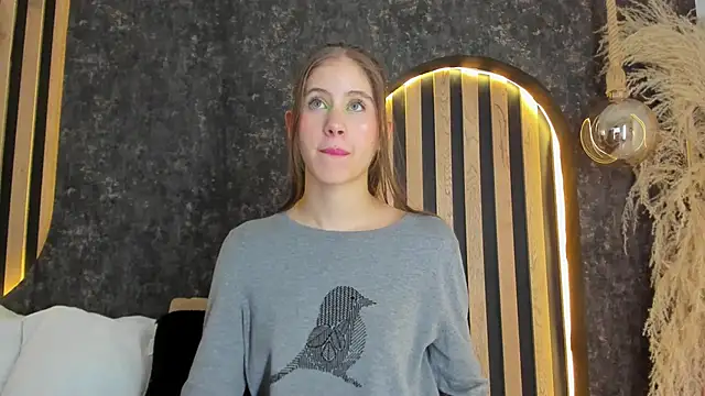 sara  jones gh online show from February 2025 10:06:02 PM