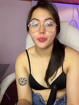Snapshot of Camila_pinkk chatting on May 2026 01:41:01 PM Camila pinkk online show from May 2026 01:41:01 PM