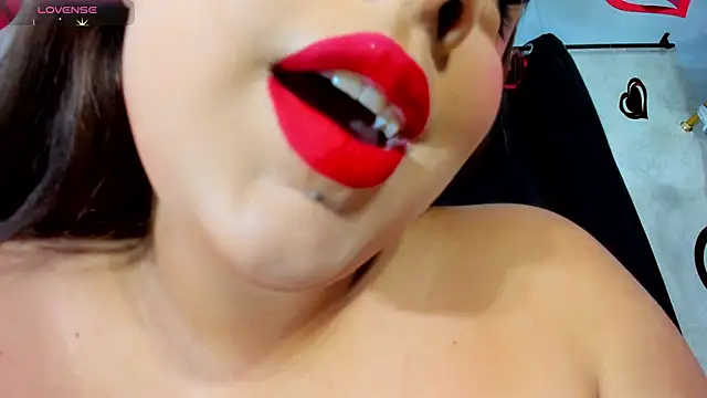 Snapshot of NAHIARA_LEE chatting on February 2026 12:28:01 PM NAHIARA LEE online show from February 2026 12:28:01 PM