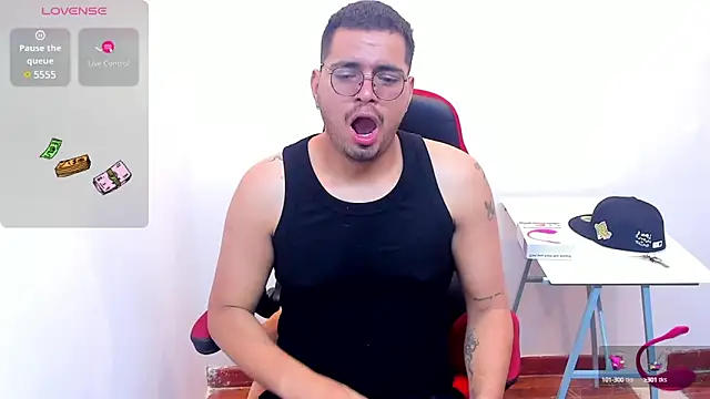 EnriquevillaF online show from February 2025 02:04:02 PM