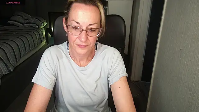 boeslaboes1 online show from September 2025 03:46:01 PM