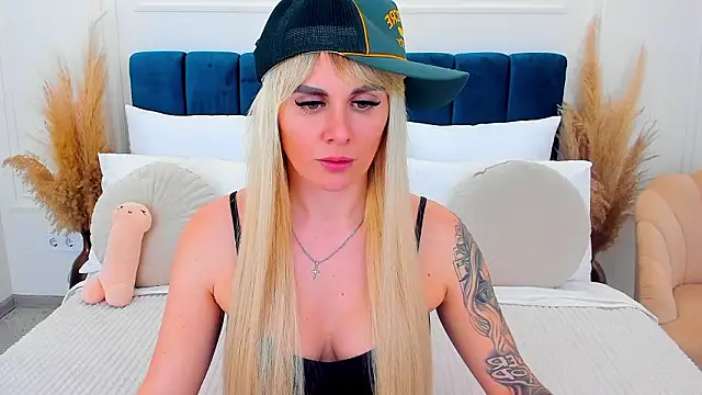 Snapshot of LiluDav chatting on February 2026 01:50:02 PM LiluDav online show from February 2026 01:50:02 PM