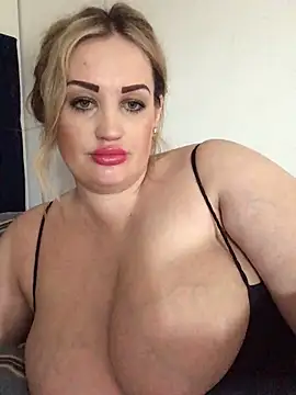 VikiiStoun online show from March 2025 01:57:02 PM