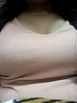 Snapshot of karishma_kappur chatting on January 2025 07:35:01 PM karishma kappur online show from January 2025 07:35:01 PM