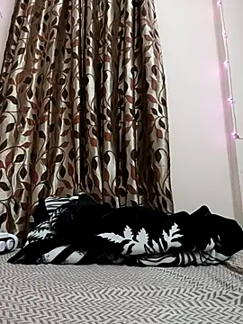 Snapshot of karishma_kappur chatting on February 2025 06:00:01 PM karishma kappur online show from February 2025 06:00:01 PM