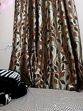 Snapshot of karishma_kappur chatting on February 2025 01:03:02 AM karishma kappur online show from February 2025 01:03:02 AM