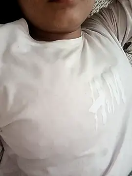 Snapshot of karishma_kappur chatting on March 2025 12:05:02 PM karishma kappur online show from March 2025 12:05:02 PM