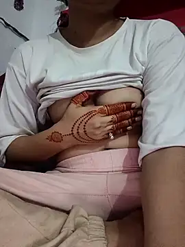 Snapshot of karishma_kappur chatting on March 2025 06:47:01 AM karishma kappur online show from March 2025 06:47:01 AM