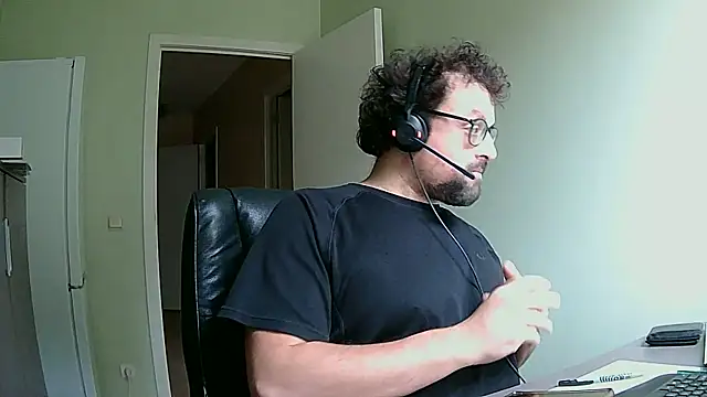 littlehairyman online show from October 2025 08:11:02 AM