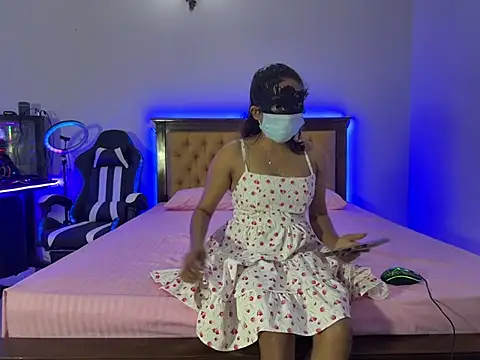 Snapshot of Tatoo_girl chatting on January 2025 04:44:01 PM Tatoo girl online show from January 2025 04:44:01 PM