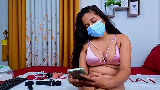 Snapshot of Tatoo_girl chatting on October 2025 06:53:02 PM Tatoo girl online show from October 2025 06:53:02 PM