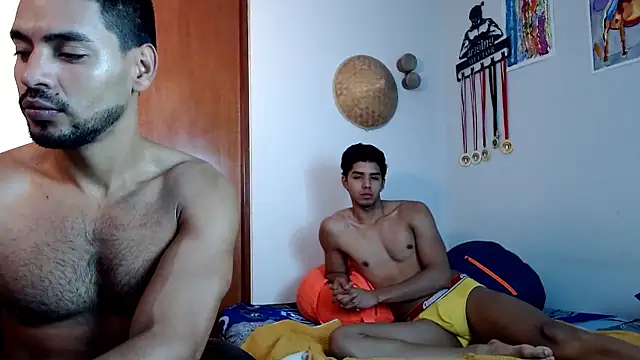 HOTLATINO2025 online show from January 2026 04:00:01 PM