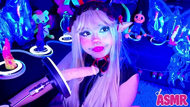 LaytonBox online show from November 2025 04:45:02 PM