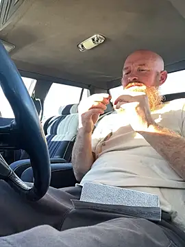 Snapshot of 32XRedBeard chatting on February 2026 09:40:02 PM 32XRedBeard online show from February 2026 09:40:02 PM