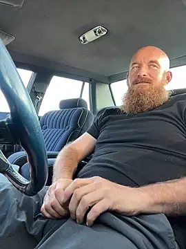 Snapshot of 32XRedBeard chatting on February 2026 02:03:01 PM 32XRedBeard online show from February 2026 02:03:01 PM