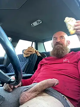 Snapshot of 32XRedBeard chatting on February 2026 10:41:02 PM 32XRedBeard online show from February 2026 10:41:02 PM