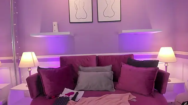 Emma Walkerr  online show from February 2025 10:09:01 PM