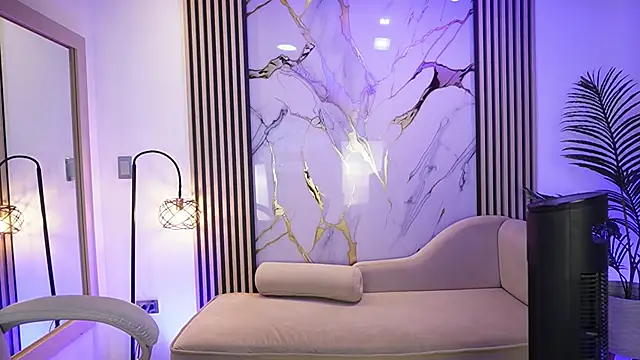 Emma Walkerr  online show from April 2026 07:11:01 PM