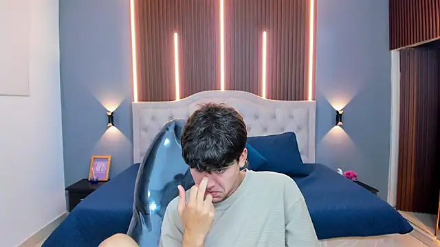 Tommy18   online show from December 2025 03:26:02 AM