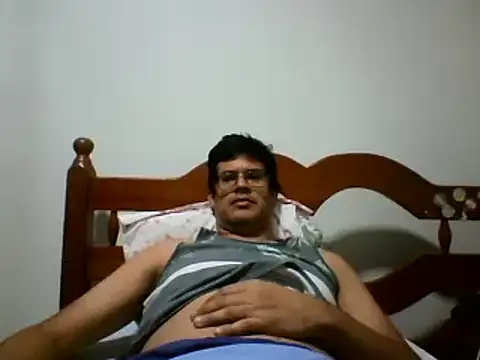 AgneloFly online show from March 2025 10:24:01 PM